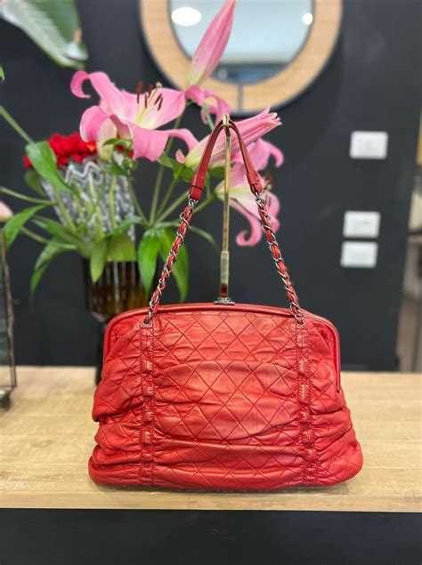 borsetta rossa chanel